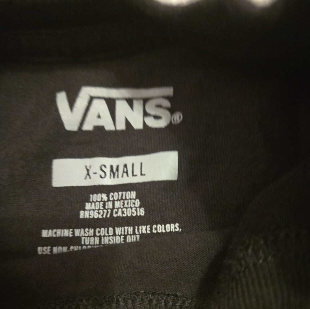 Vans headliner Black Skull Floral Long Sleeve Shirt. Size XS - Picture 5 of 7